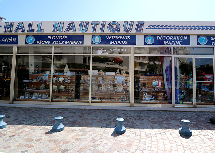 Boutique Hall Nautique, Spécialiste de la mer, 96 rue du port à Cavalaire